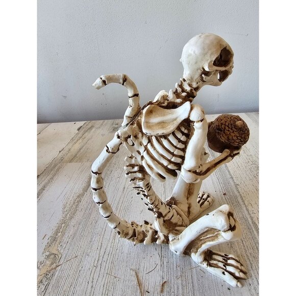 Squirrel skeleton statue figurine as is Halloween decor nut acorn‎ unique - Picture 5 of 8